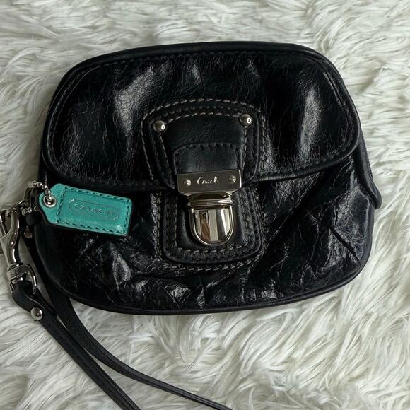 y2k COACH Poppy Black Leather Push Lock Oval Wristlet Zip - Picture 1 of 14